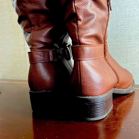 Cognac colored Boots - Picture 8 of 10